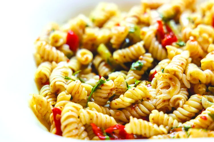Pack Pasta Salad in a Jar for a taste of summer in school lunches